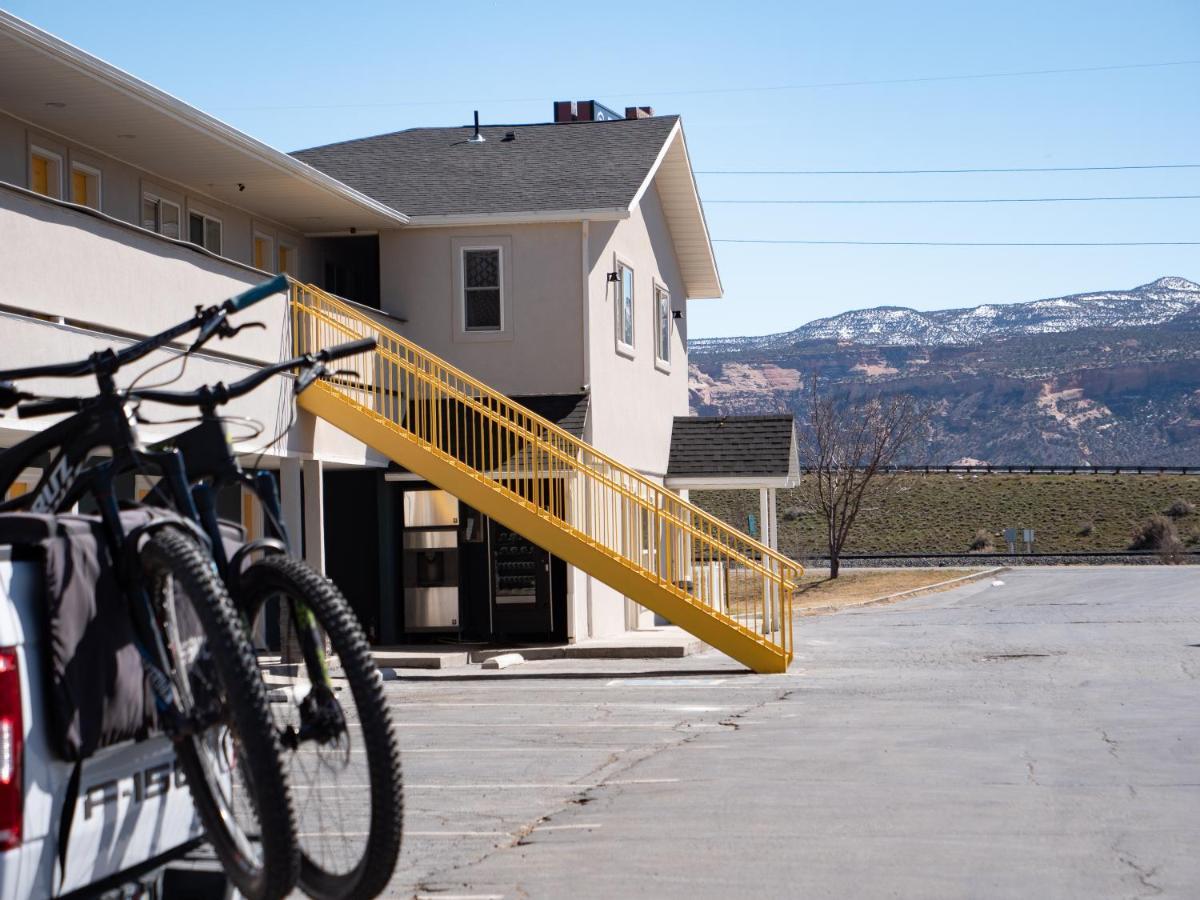 Balanced Rock Inn Fruita Exterior photo